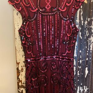 NWT. Beautiful Art Deco sleeveless dress. Size Small.